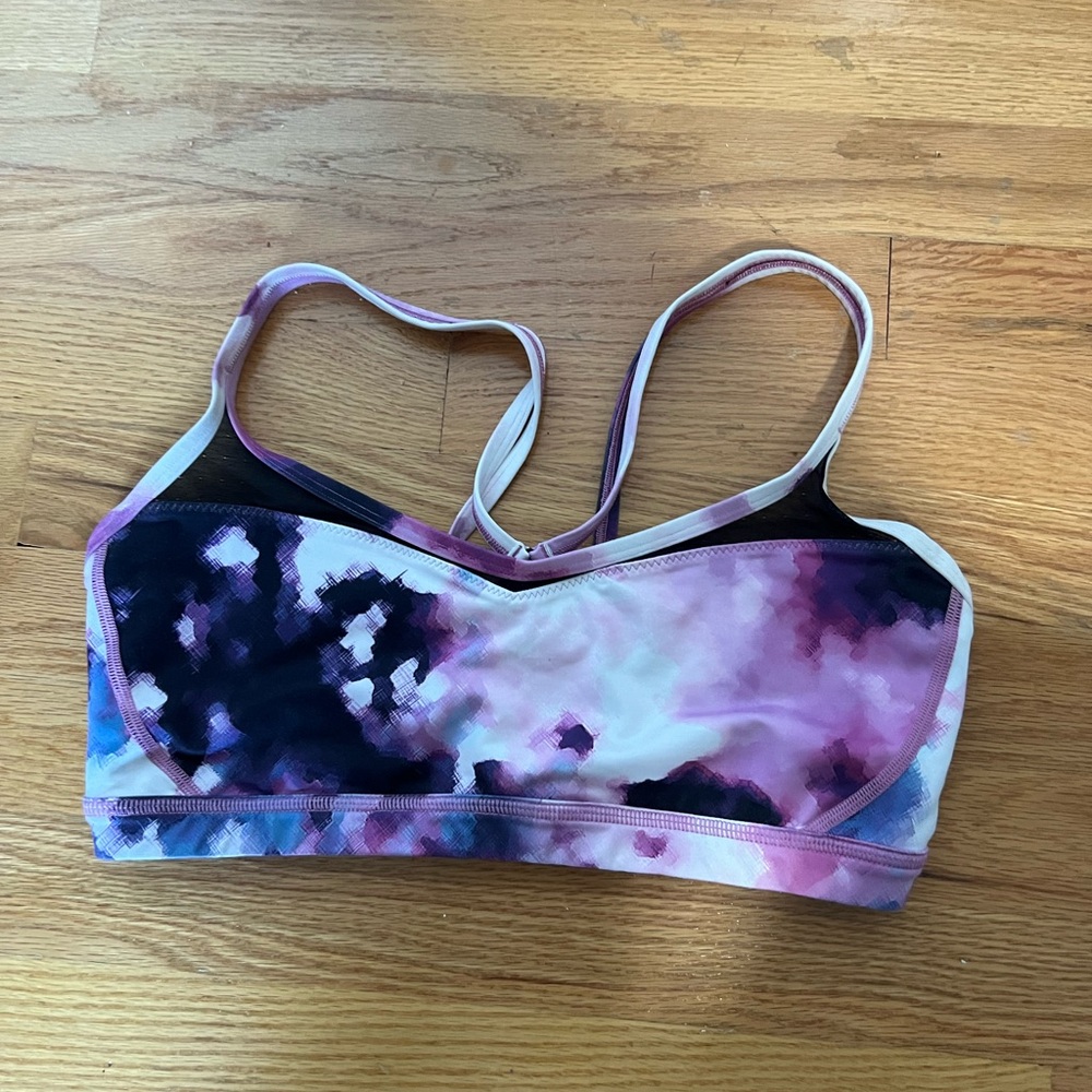 Lululemon sports bra